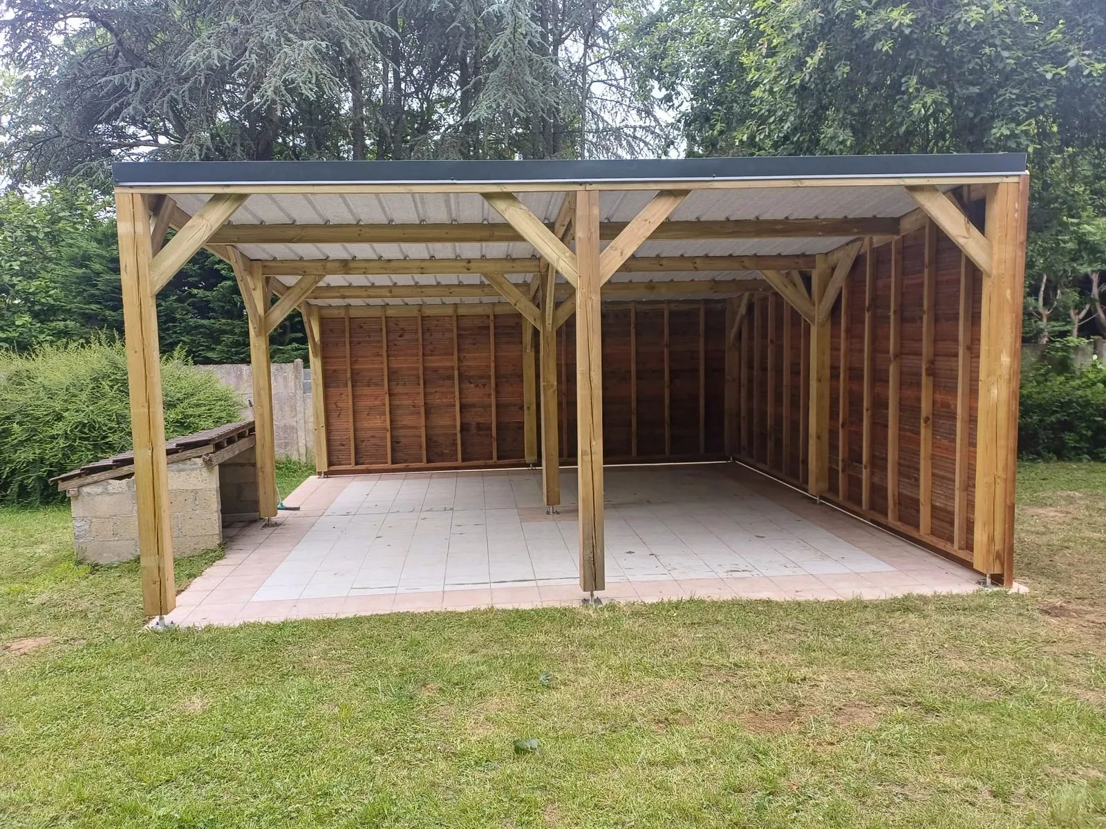 Carport double avec bardage